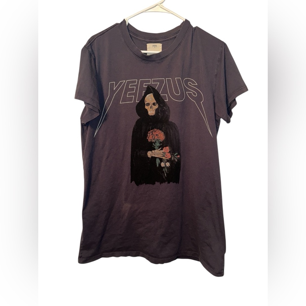 Yeezus Tour Kanye West Gratification T-Shirt Size Large